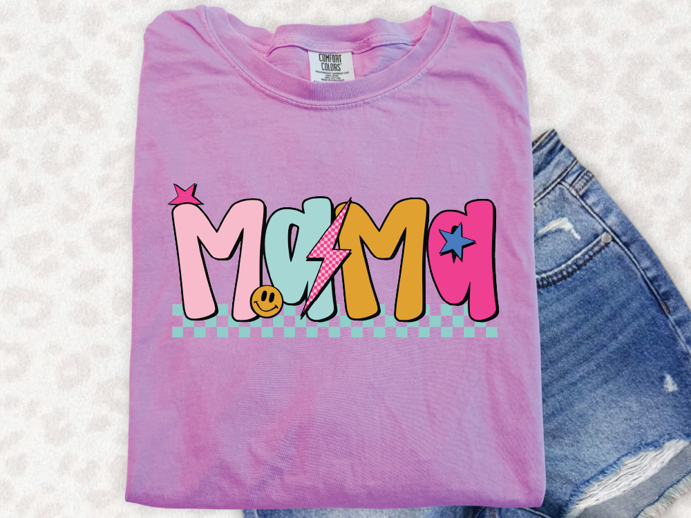 a t - shirt that says mom with a smiley face on it