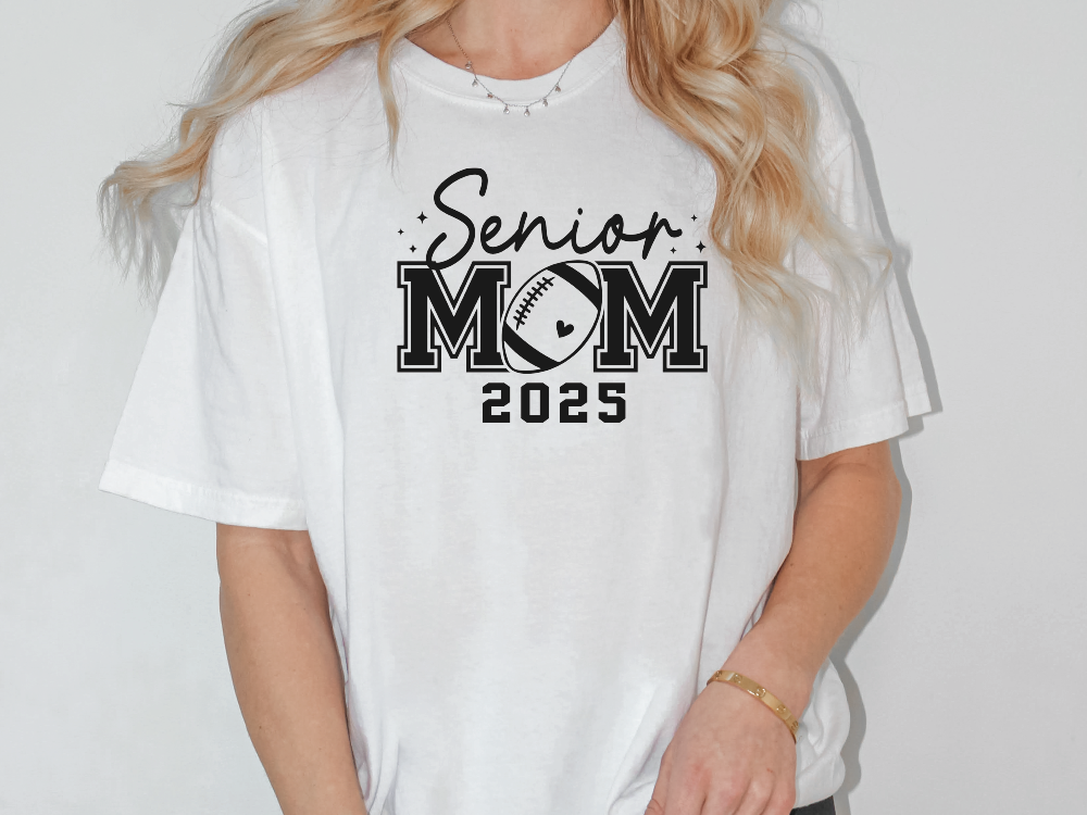 a woman wearing a t - shirt that says senior mom