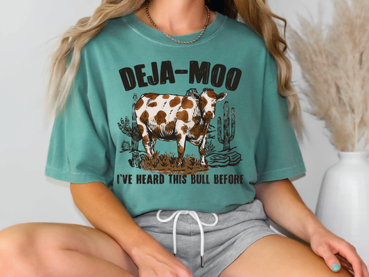 a woman wearing a t - shirt that says dea - moo i've