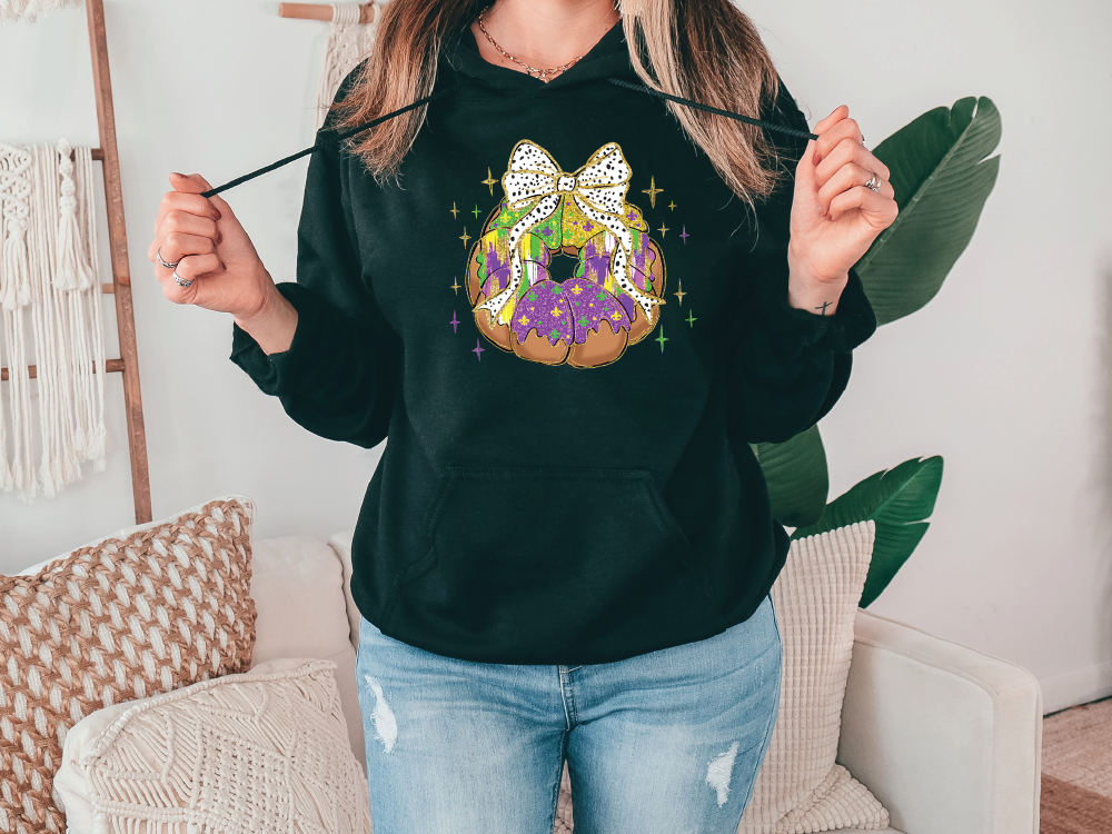 Mardi Gras King Cake Perdita Dot Bow Graphic T-Shirt