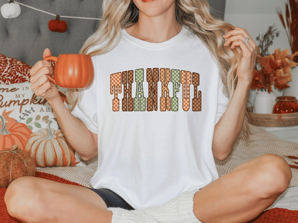 Fall Checkered Thankful Graphic T-Shirt
